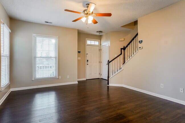 Foto del edificio - 1002 Silent Retreat Ln