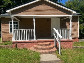 Building Photo - 1154 Davis Cir