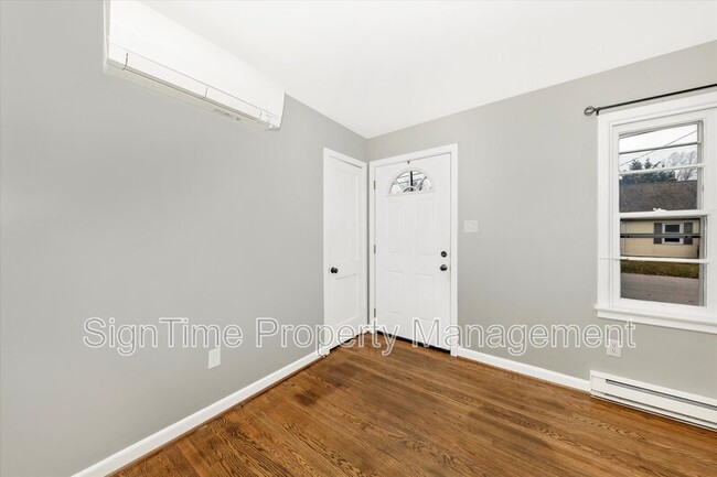 Foto del edificio - 11025 Rosewood Dr