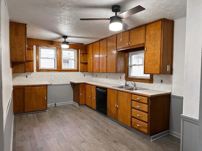 Foto del edificio - 222 W Union St