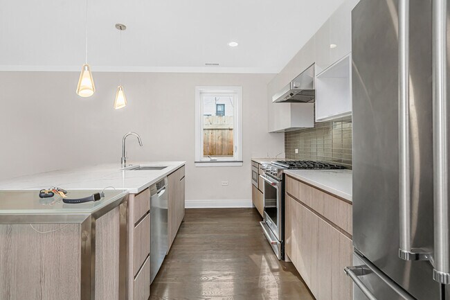 Foto del edificio - 1320 W Lexington St