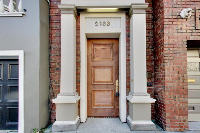 Foto del edificio - 2183 Pacific Ave