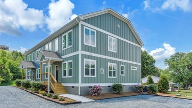 Building Photo - 181 Circle Dr W