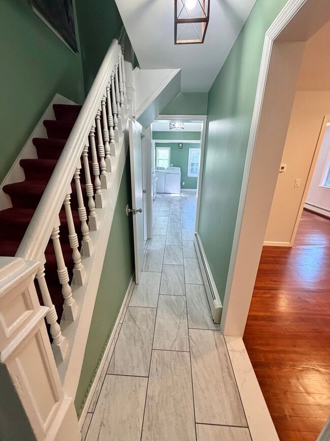 Building Photo - FOR RENT: Charming Remodeled Arts & Crafts Home in Monticello