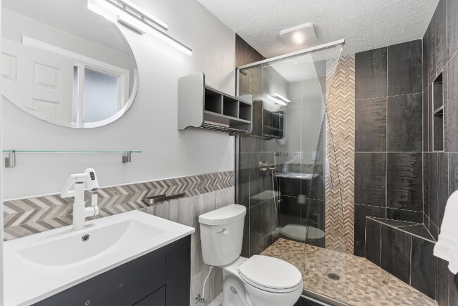 Building Photo - 8682 Alpen Cir