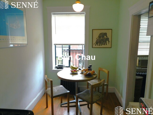 Building Photo - 36 Linnaean St