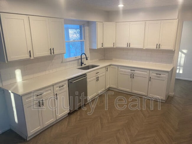 Building Photo - 1266 Elizabeth Dr