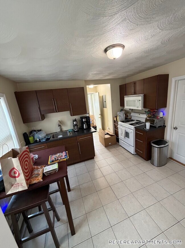 Foto del edificio - 1096 N Shore Rd