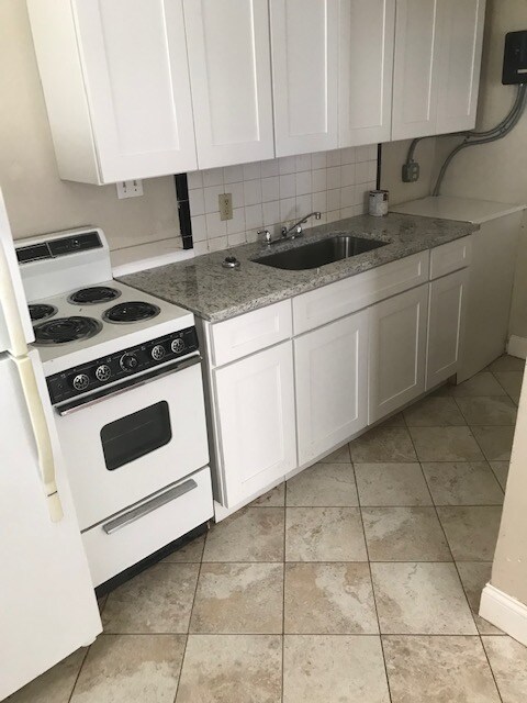 Primary Photo - 943 Garden Ave