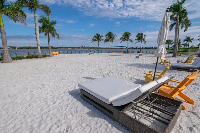 Building Photo - 14632 Edgewater Cir