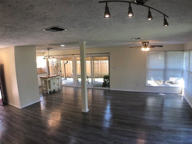 Building Photo - 17007 Methil Dr