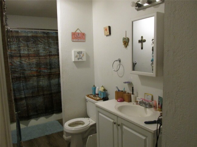 Foto del edificio - 1008 W 2nd St