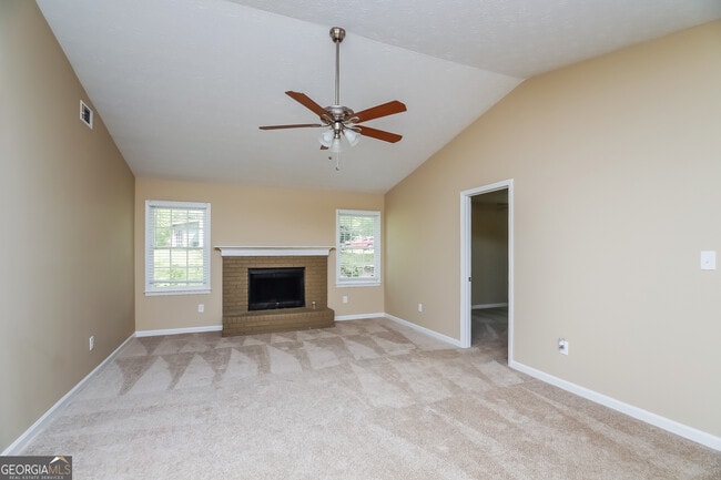 Foto del edificio - 606 Hamlet Ct SE