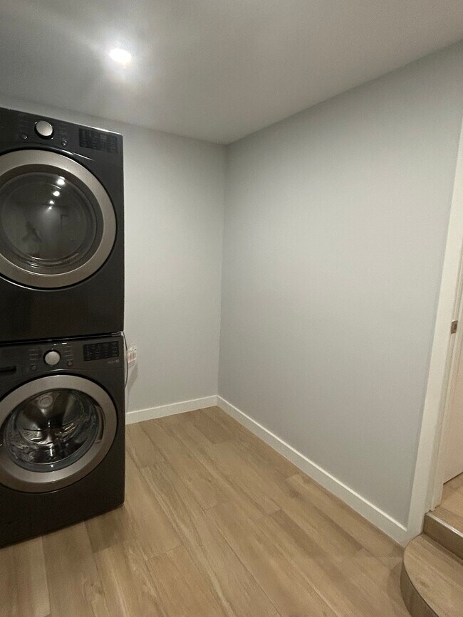 Nueva lavadora secadora LG - 6859 SW 37th St