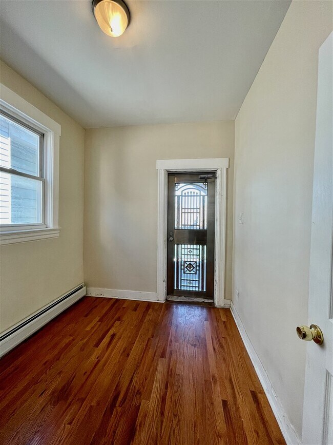Building Photo - 263 Stegman St