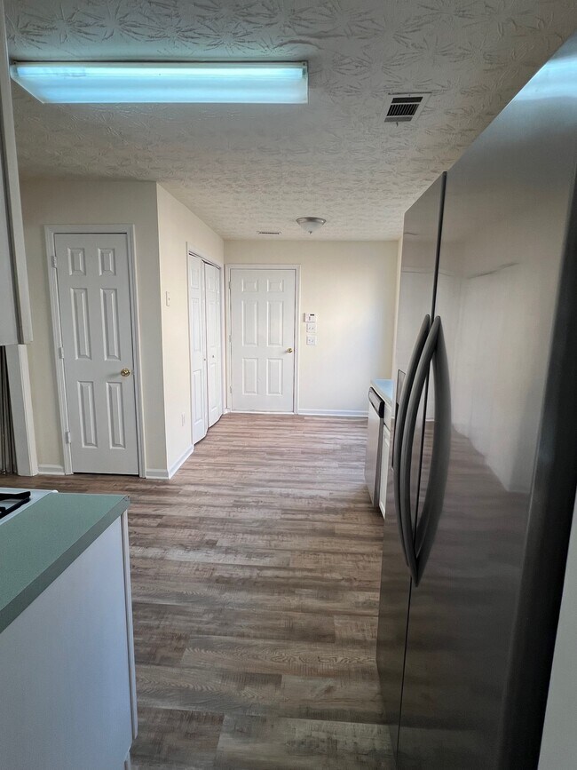 Foto del edificio - 1065 Hillary Ln