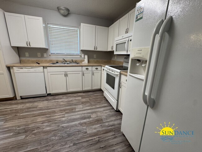 Building Photo - Charming 3 Bedroom Home in Fort Walton Beach!