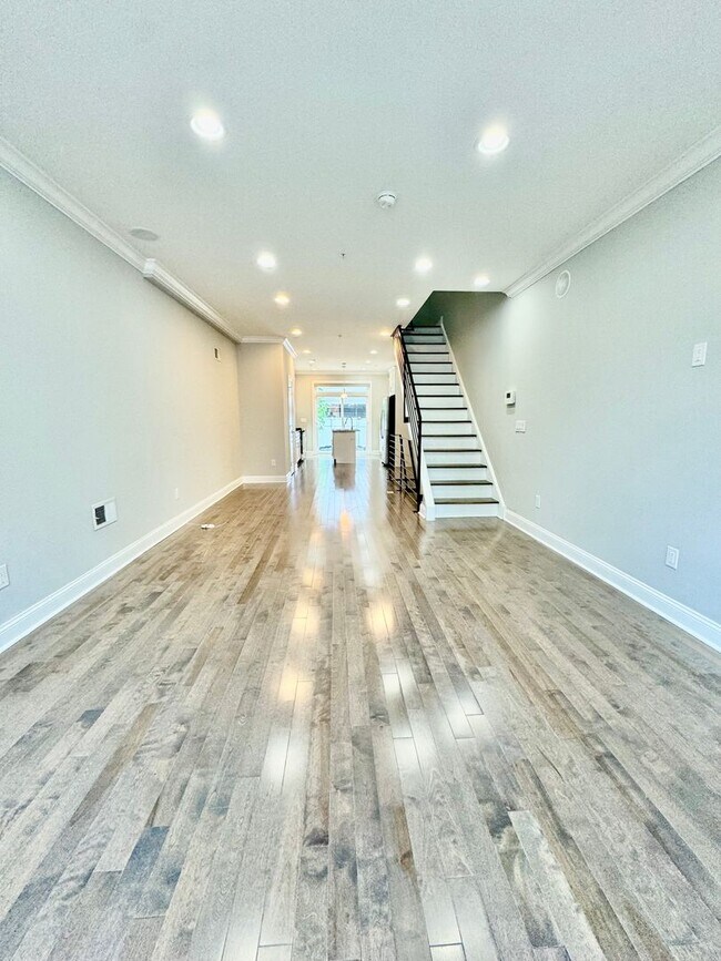 Foto del edificio - 2534 W Oxford St