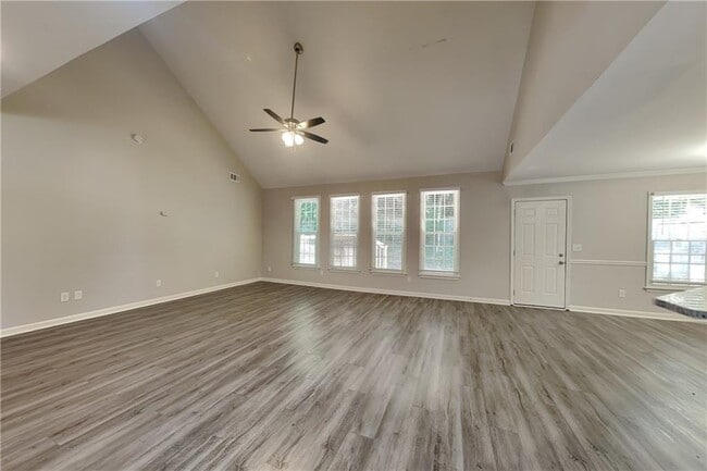 Building Photo - 5025 Oak Hollow Dr NW