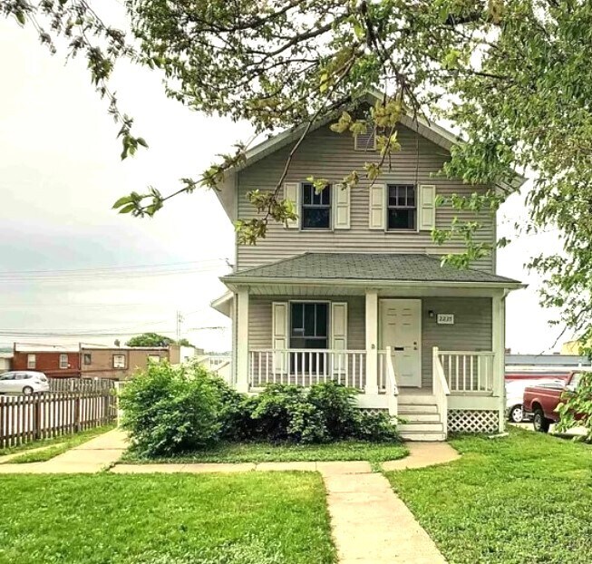 2235 Grant St, Bettendorf, IA 52722 House Rental in Bettendorf, IA