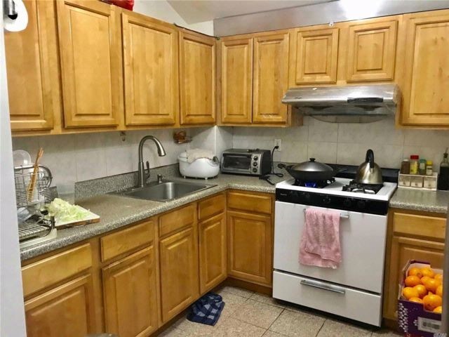 Foto del edificio - 114-19-114-14 14th Rd