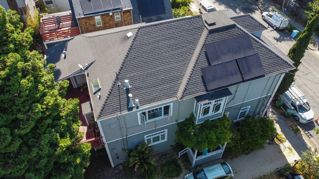 Foto del edificio - 1937 Russell St