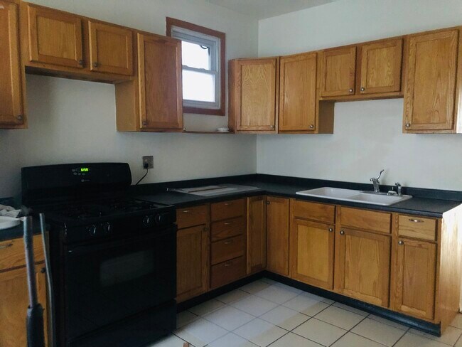 Building Photo - 3728 N Bosworth Ave