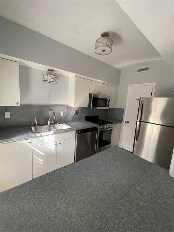 Foto del edificio - 6017 E University Blvd