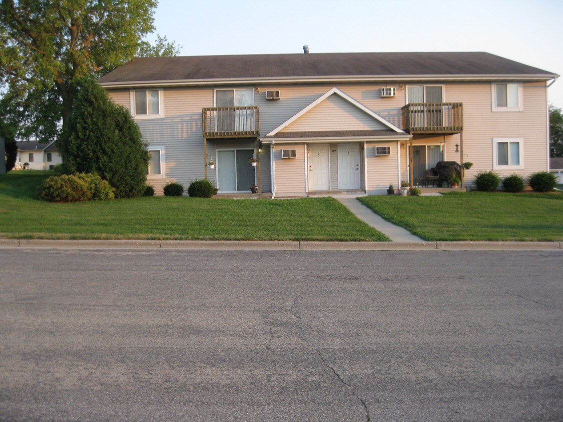 517 Blanche Dr, Milton, WI 53563 Apartments in Milton, WI