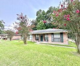Building Photo - 1323 Tamari Dr