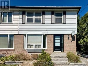 Building Photo - 906 Marinet Crescent