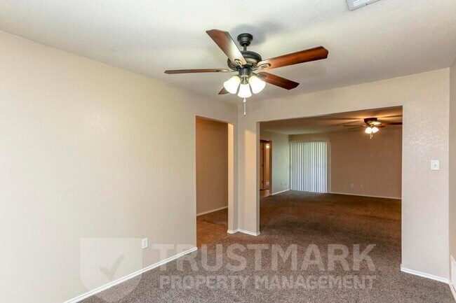 Foto del edificio - 5304 Vail Dr