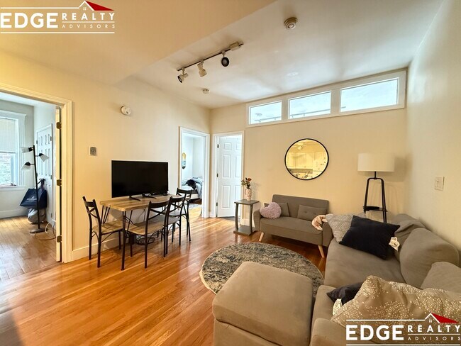 Building Photo - 62 Egmont St