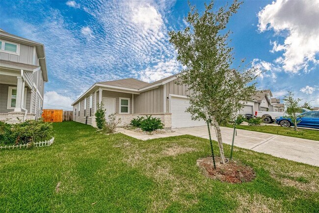 Building Photo - 16015 Kingfield Haven Dr