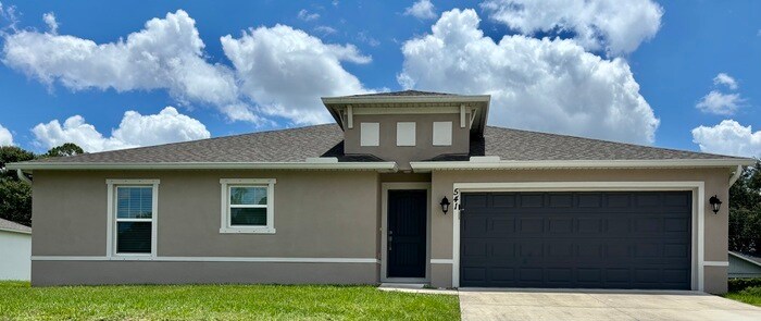 Foto principal - ****Beautiful 3/2 HOME IN PALM BAY****