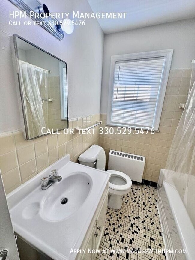 Building Photo - 15725 Van Aken Blvd
