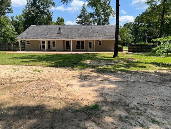 Building Photo - *ELLERBE ROAD - NORRIS FERRY AREA*NICE HOME*