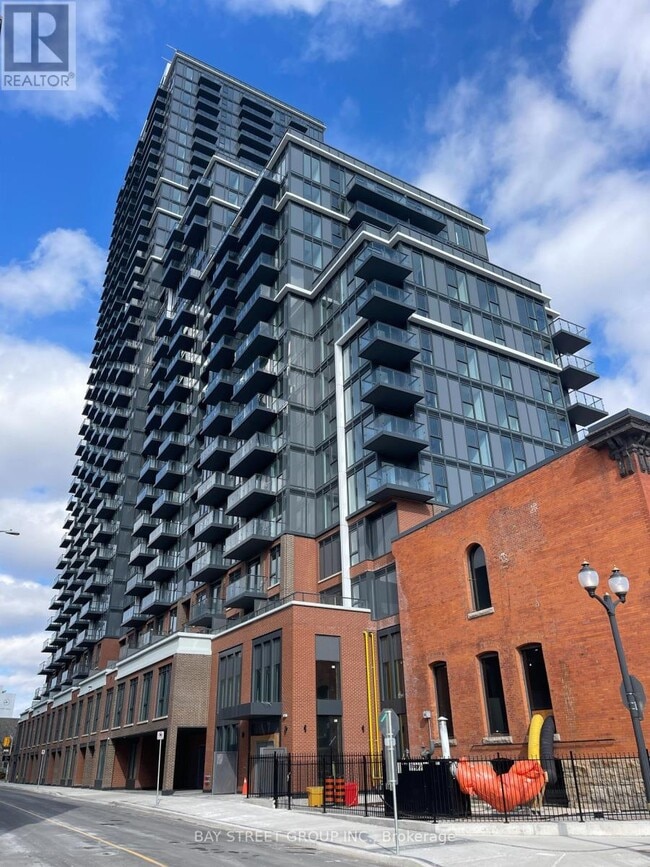 Building Photo - 75 James St S