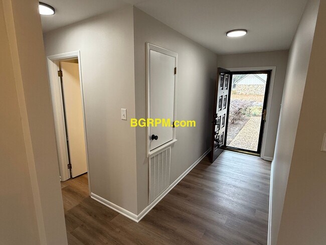 Foto del edificio - 3 BD 2 BA