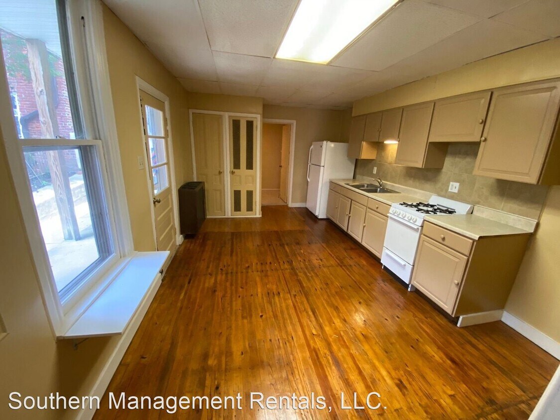 Foto del edificio - 1 br, 1 bath House - 119 Main Street 1st F...