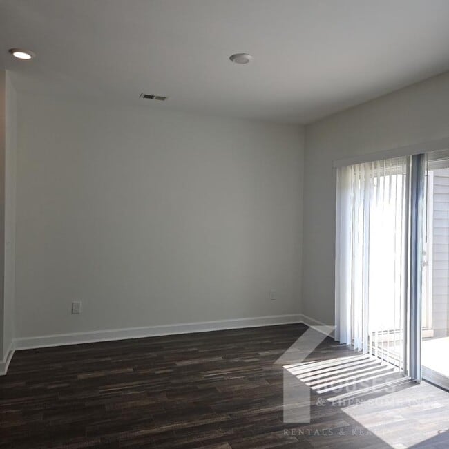 Building Photo - 614 Reese Ln