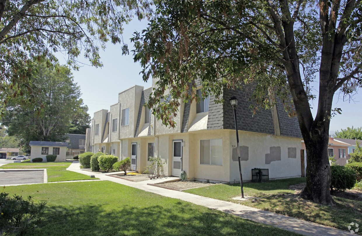 Foto principal - 9034 Pepper Ave