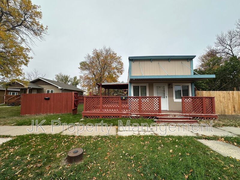 Primary Photo - 1219 6th Ave S
