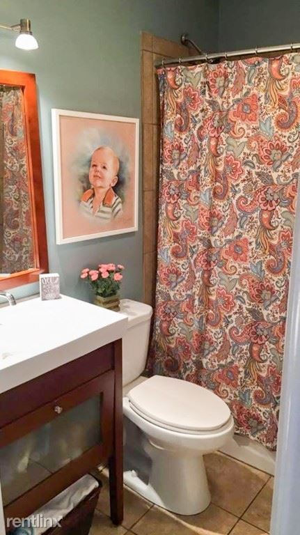 Foto del edificio - 430 W Oakdale Ave