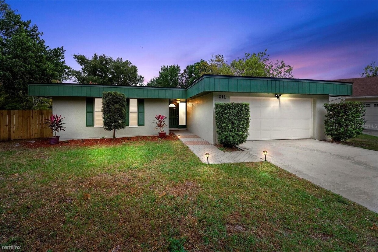 Primary Photo - 3 br, 2 bath House - 211 Banyan Court
