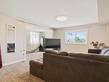 Foto del edificio - 801 E 12th St