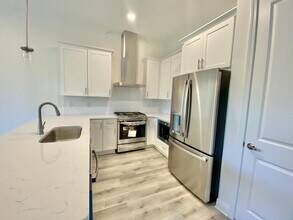 Building Photo - 100 Kara Lake Dr