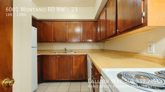 Building Photo - 6001 Montaño Rd NW
