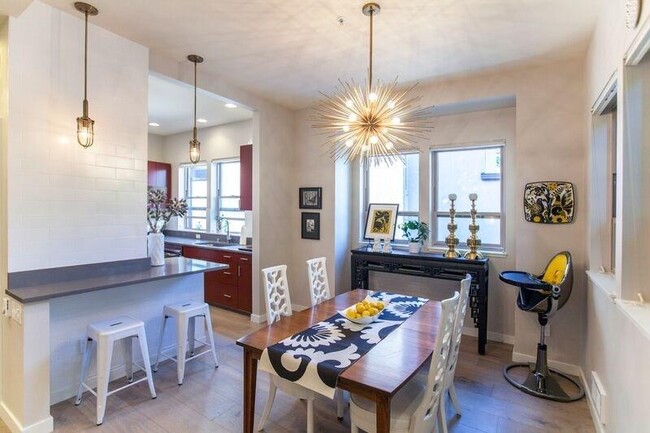 Dining Room - 2009 Yale Ave E