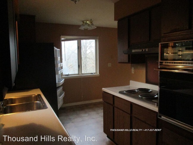 Building Photo - 1 br, 2 bath House - 325 Sisters Road